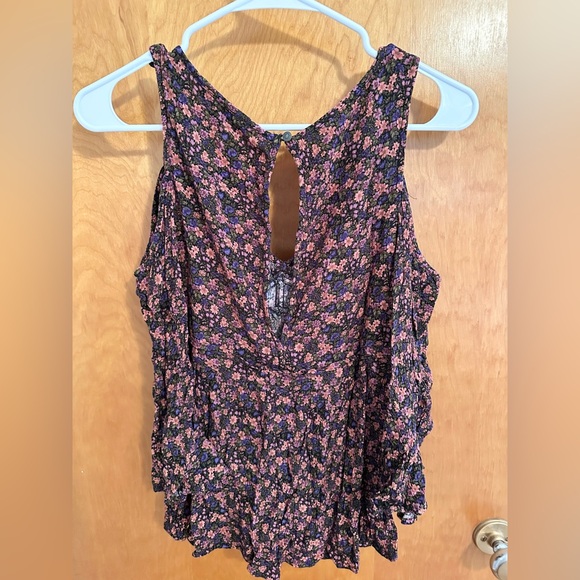 AE cold shoulder floral top - Picture 4 of 4